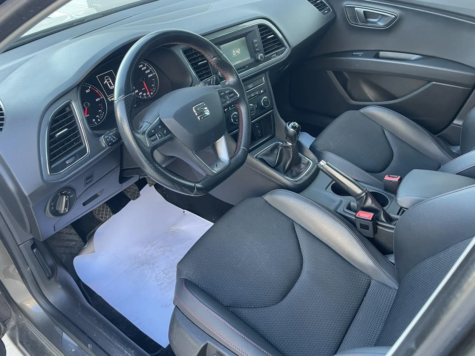 Seat Leon 2, 0TDI-FR-150k.c/EURO 6/КОЖА/ПОДГРЕВ/КАТО НОВ!!!, снимка 7 - Автомобили и джипове - 53789138