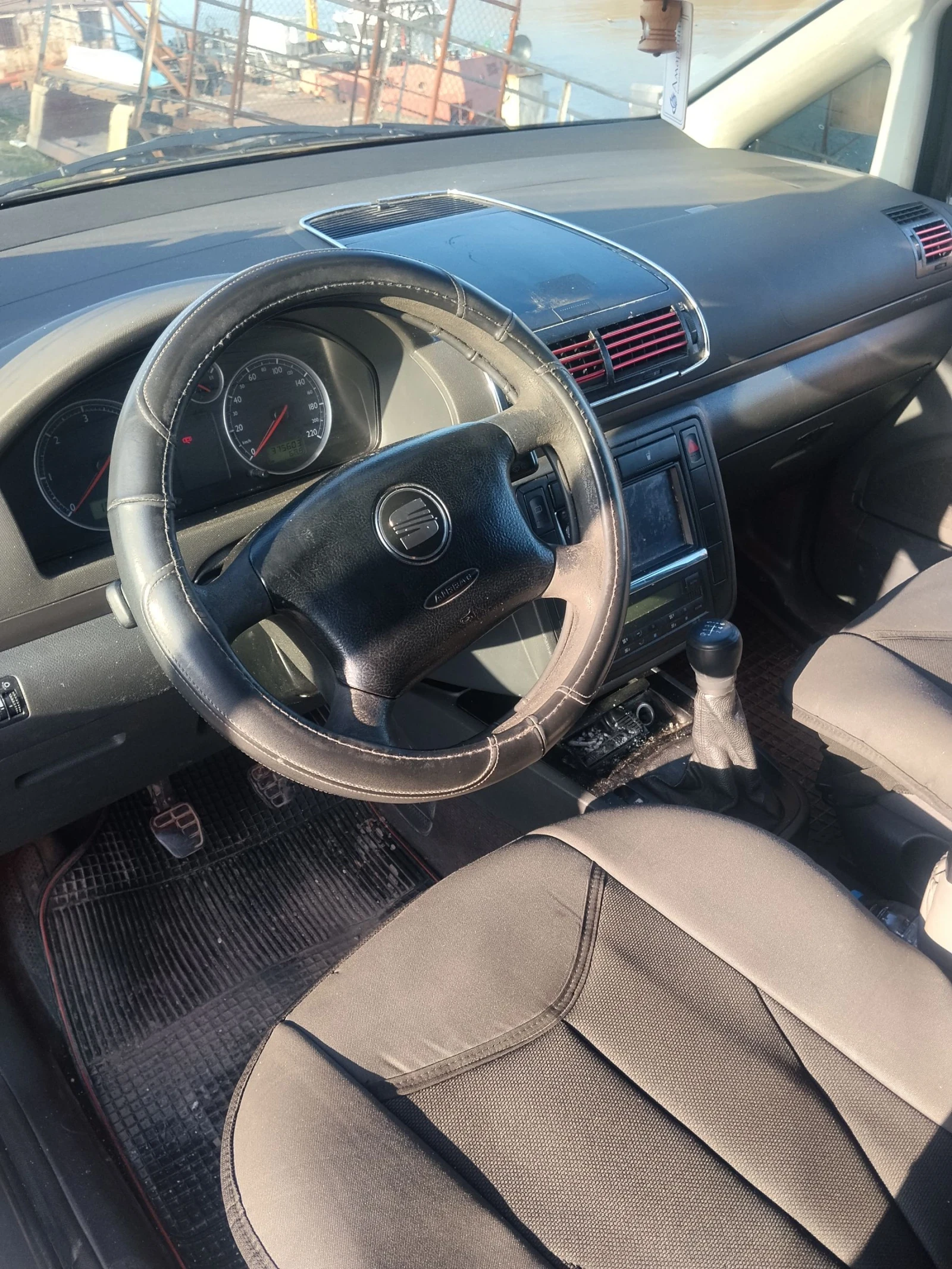 Seat Alhambra 1.9, снимка 9 - Автомобили и джипове - 53834751