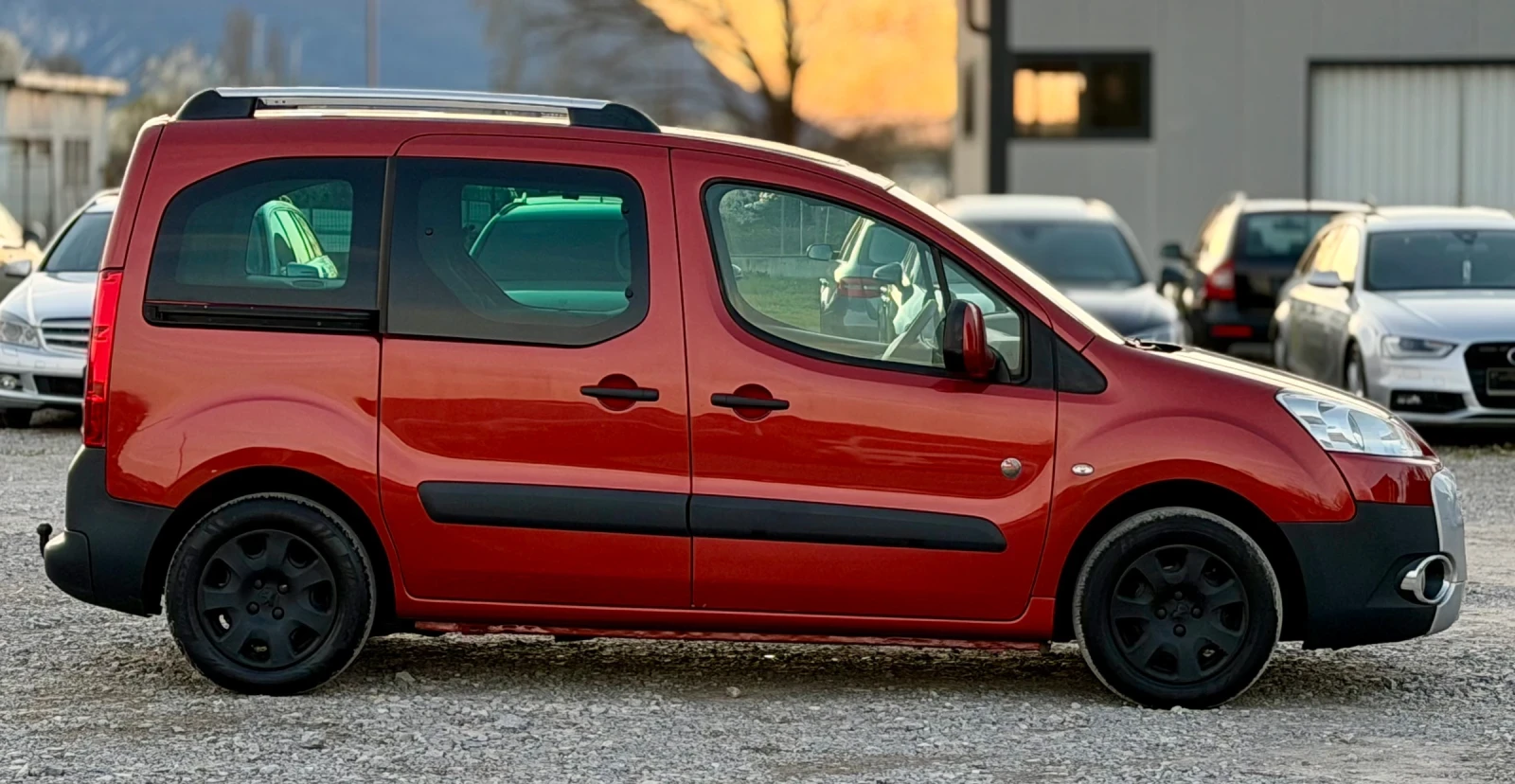 Peugeot Partner 1.6HDi 109кс * TEPEE* * Климатроник* , снимка 8 - Автомобили и джипове - 54131990