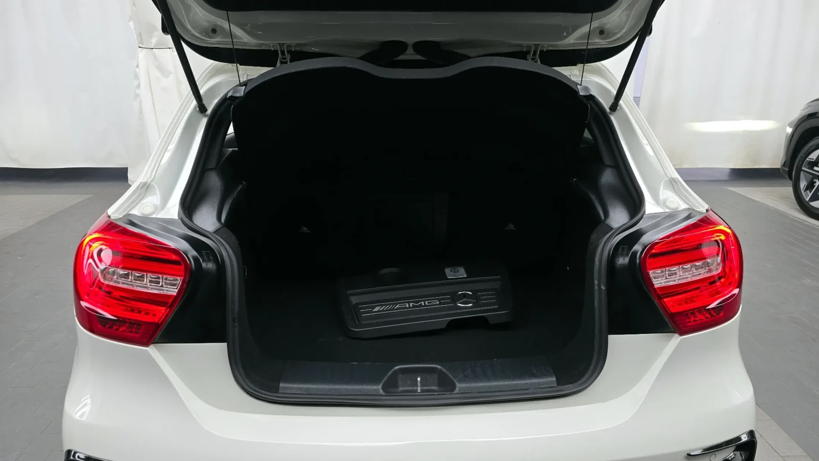 Mercedes-Benz A45 AMG, снимка 14 - Автомобили и джипове - 54750876