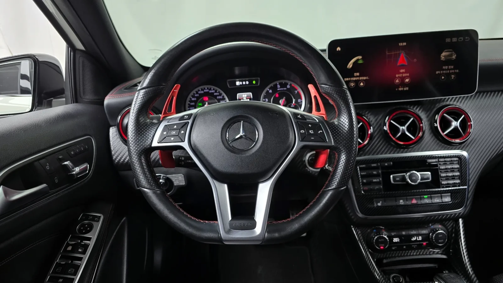 Mercedes-Benz A45 AMG, снимка 5 - Автомобили и джипове - 54750876