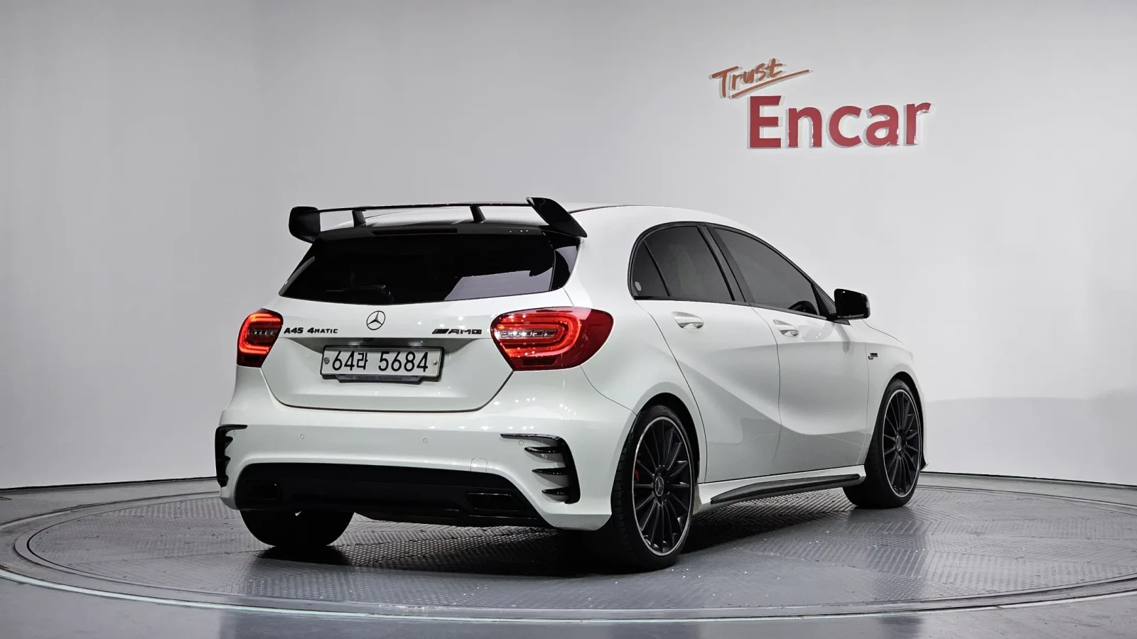 Mercedes-Benz A45 AMG, снимка 11 - Автомобили и джипове - 54750876