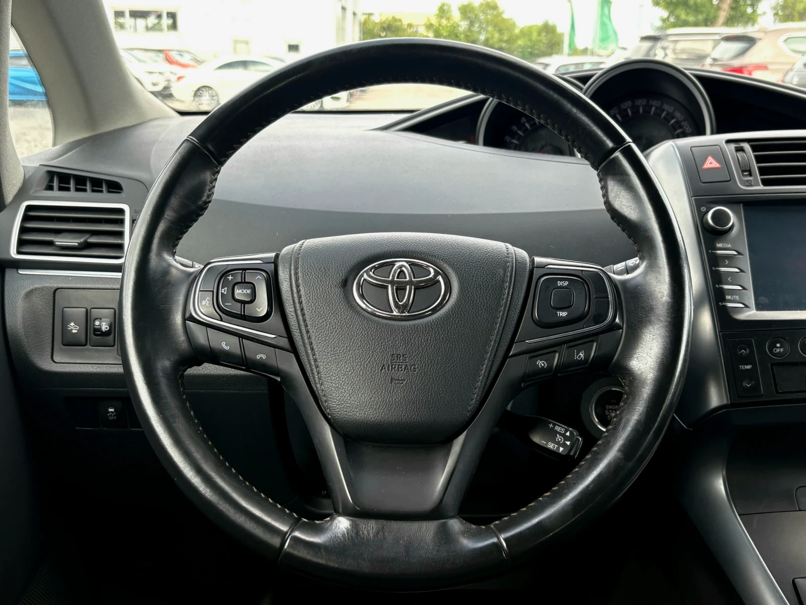 Toyota Verso 1.8 бензин! ТОП! С ГАРАНЦИЯ , снимка 5 - Автомобили и джипове - 54888980
