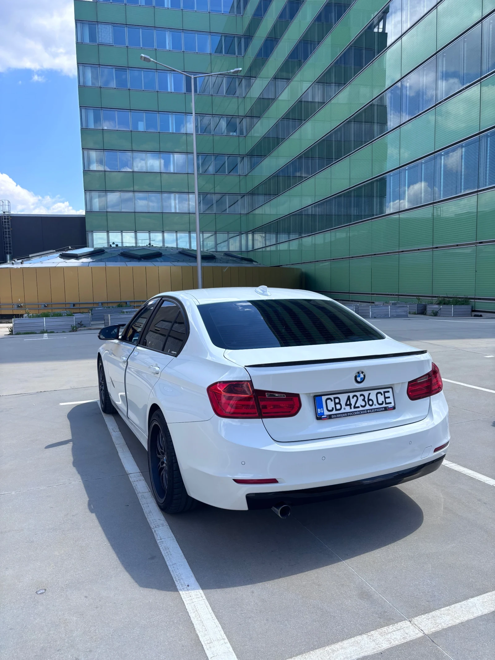 BMW 320, снимка 3 - Автомобили и джипове - 54962881