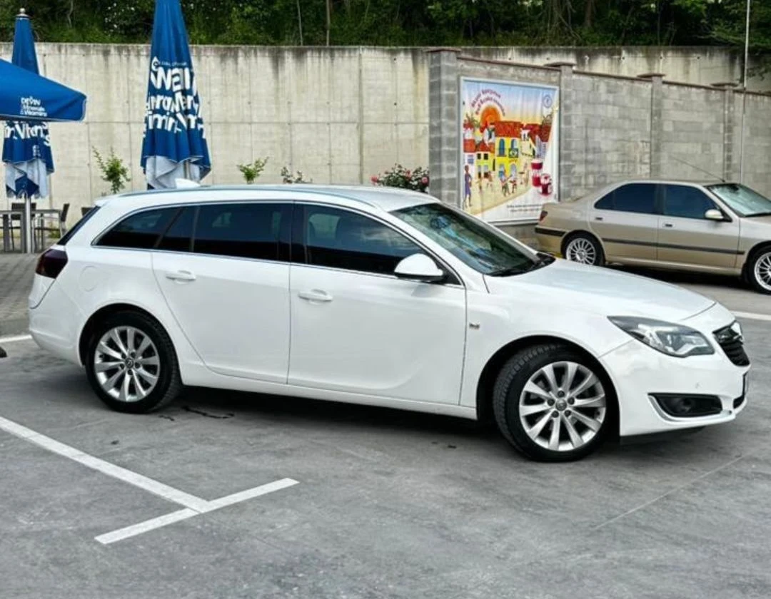 Opel Insignia Opel Insignia Sports Tourer SW, снимка 3 - Автомобили и джипове - 55907555