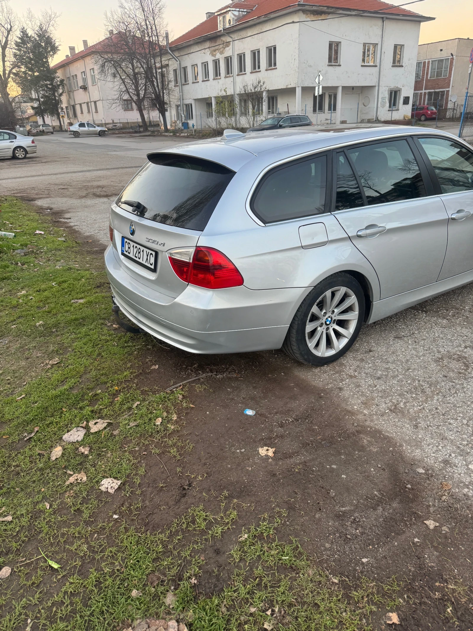 BMW 330 330Xi, снимка 5 - Автомобили и джипове - 55977121