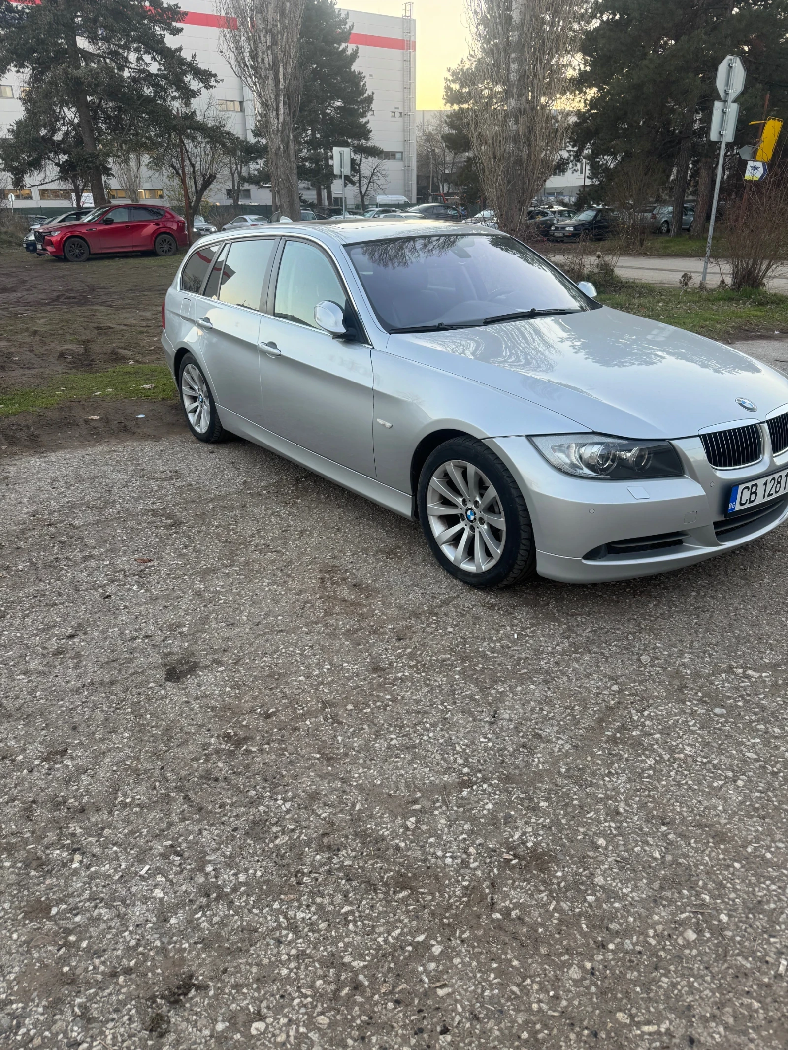BMW 330 330Xi, снимка 3 - Автомобили и джипове - 55977121