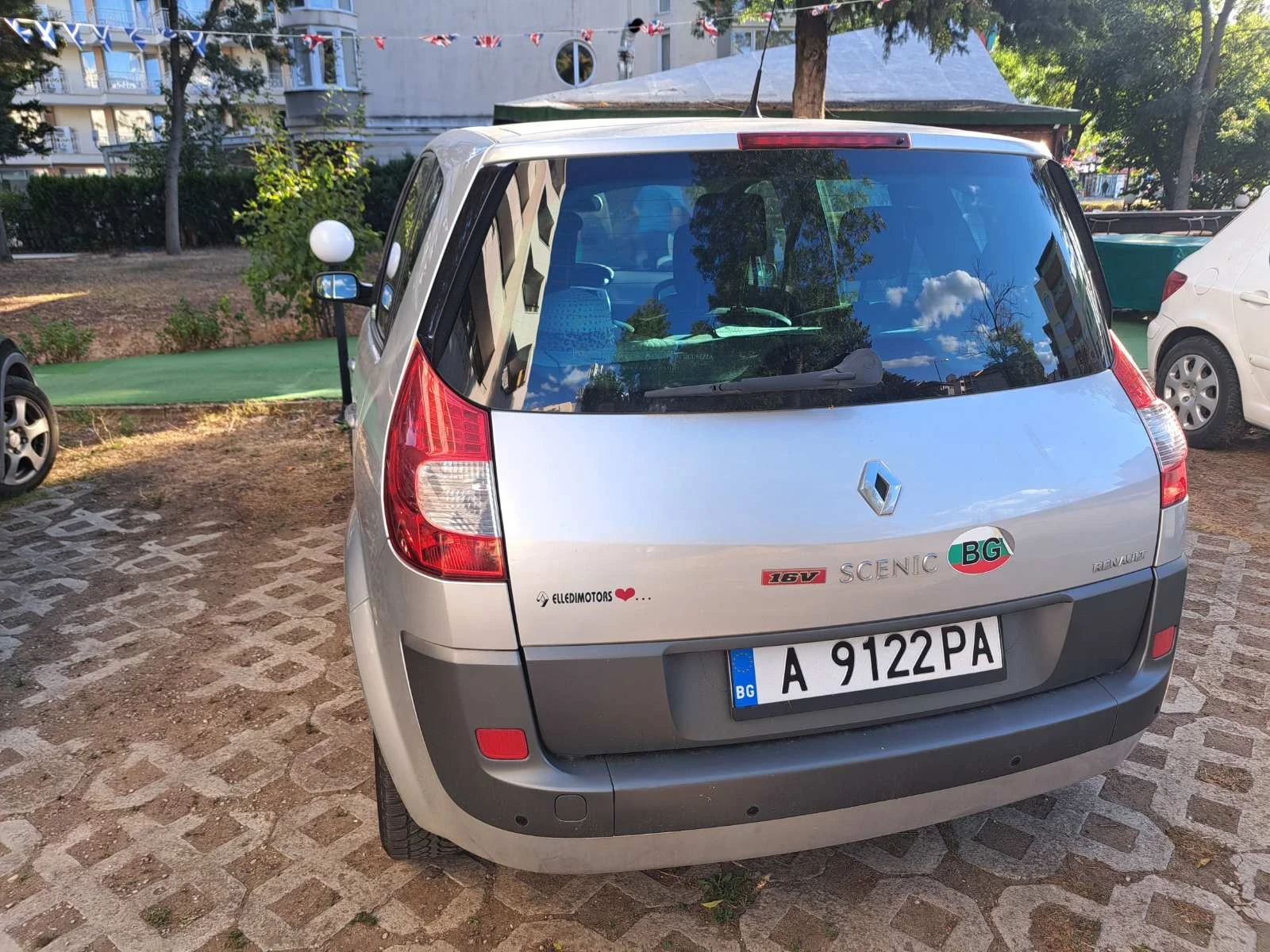 Renault Scenic, снимка 2 - Автомобили и джипове - 56214528