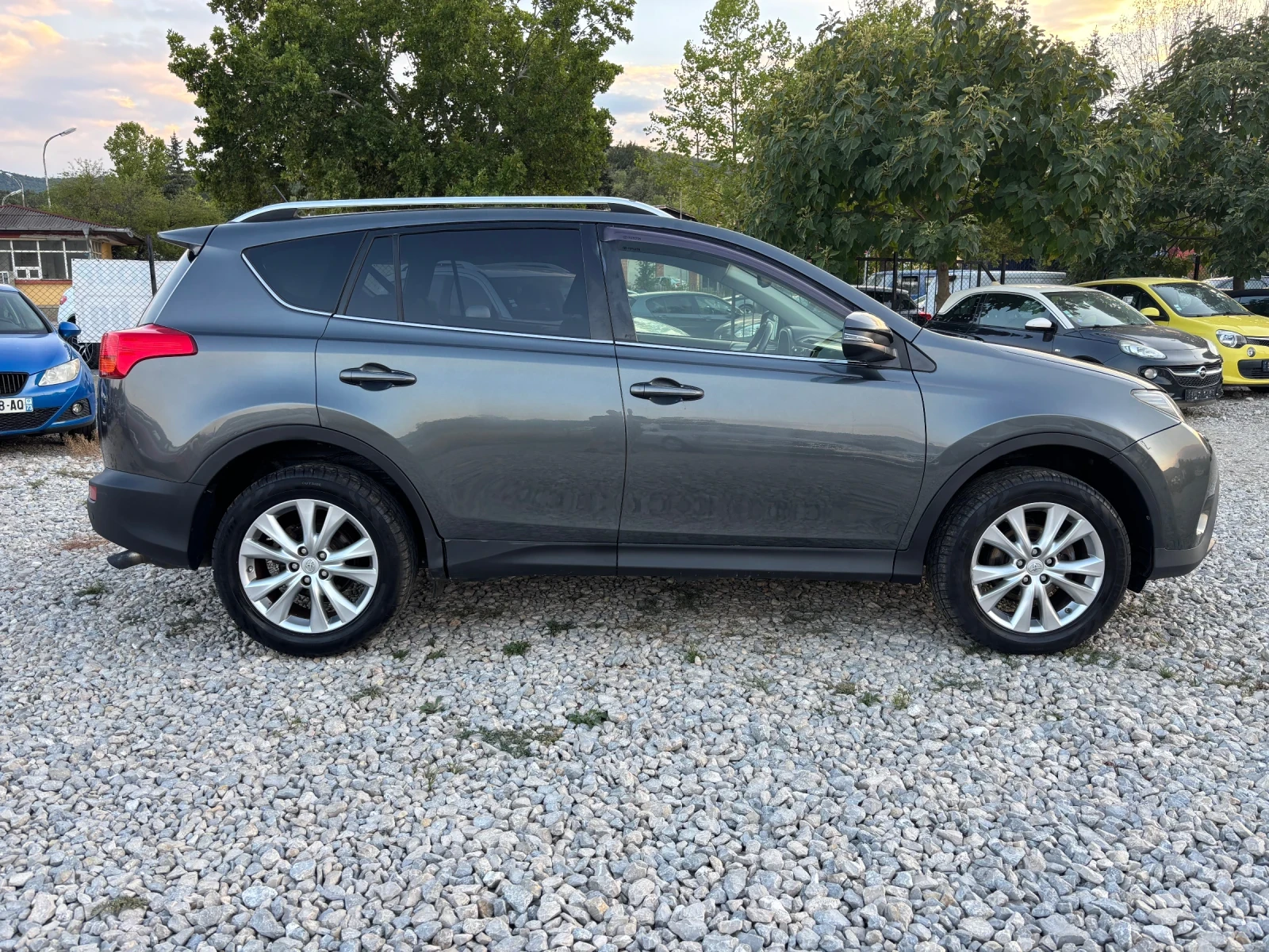 Toyota Rav4 2.2 d4d 4x4 150kc - изображение 6