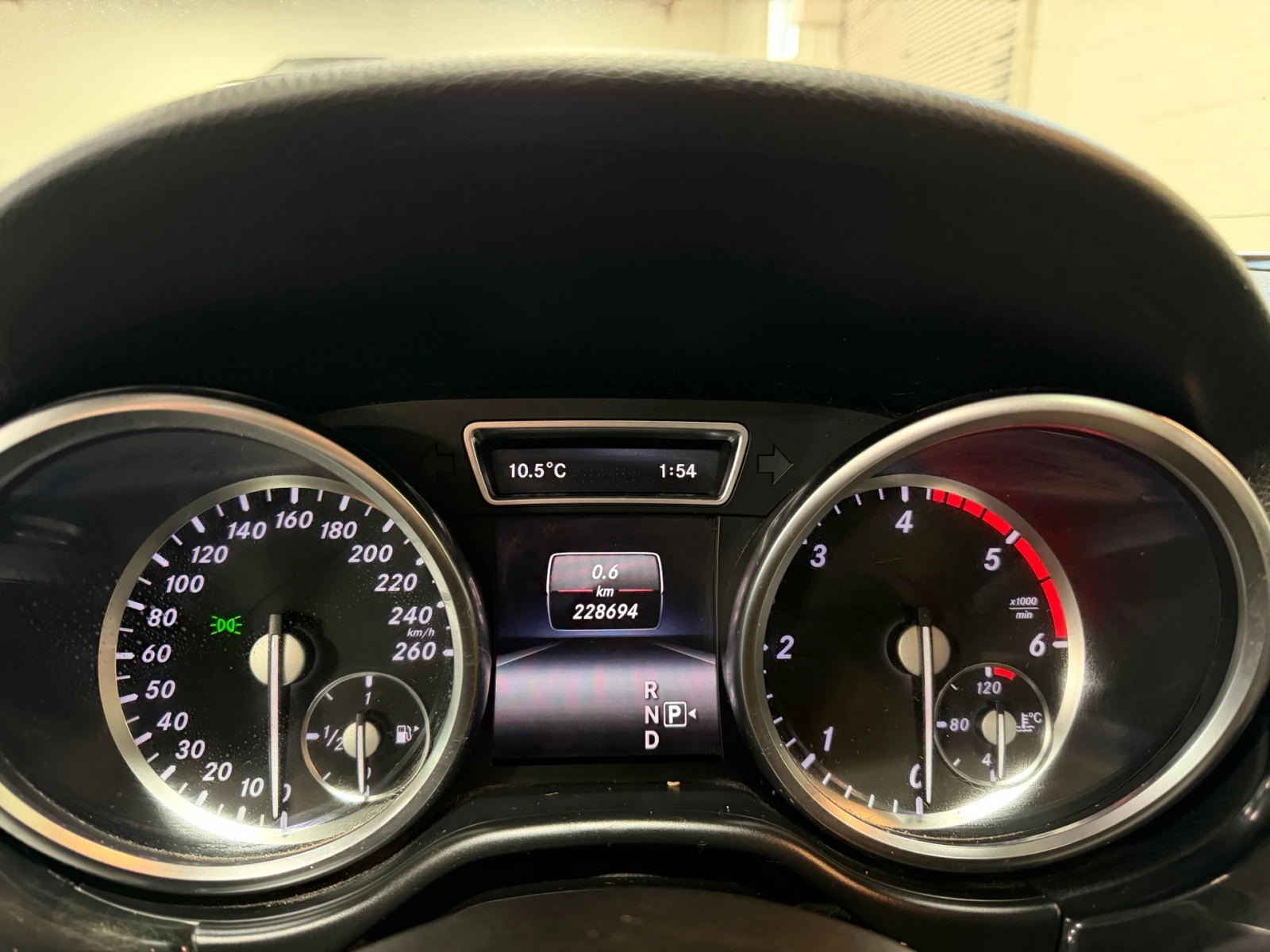 Mercedes-Benz ML 350 AMG PKG / H&K / 360 / PANO / ПОДГРЕВИ / KEYLESS, снимка 11 - Автомобили и джипове - 53804658