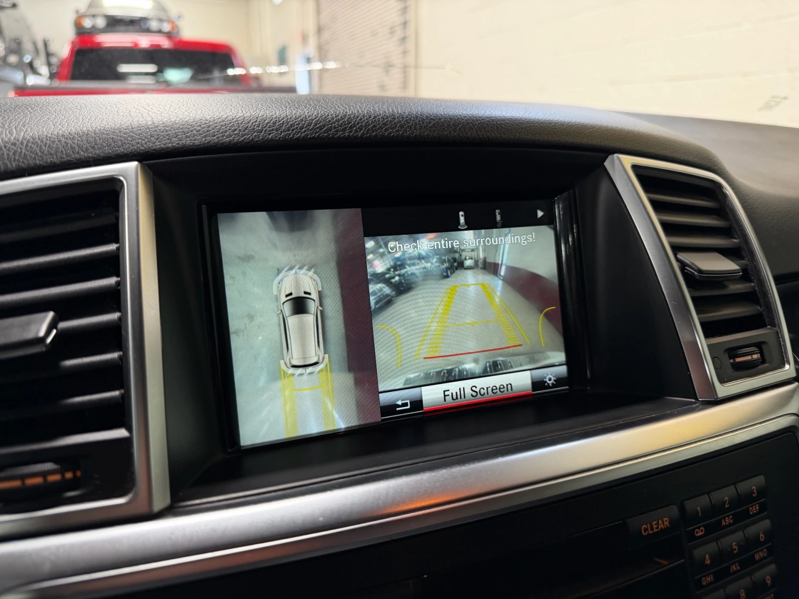 Mercedes-Benz ML 350 AMG PKG / H&K / 360 / PANO / ПОДГРЕВИ / KEYLESS, снимка 13 - Автомобили и джипове - 53804658