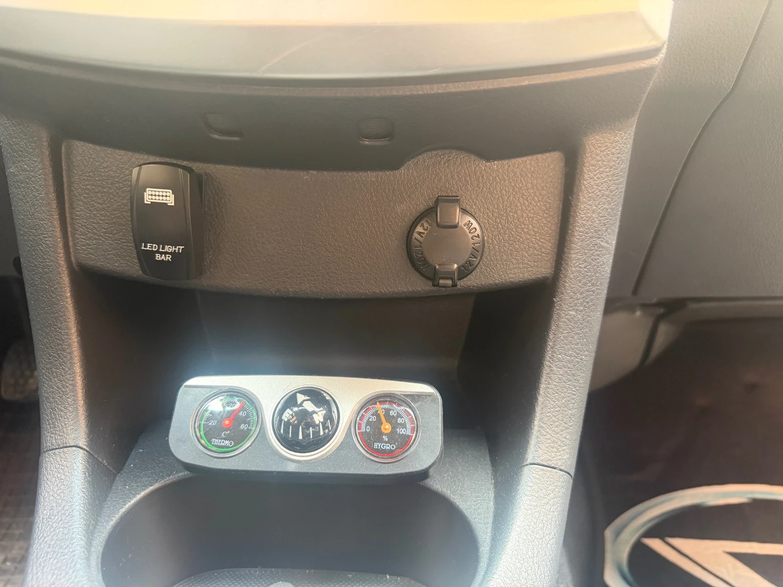 Daihatsu Terios 1.3i 4x4 верига, снимка 14 - Автомобили и джипове - 54739667