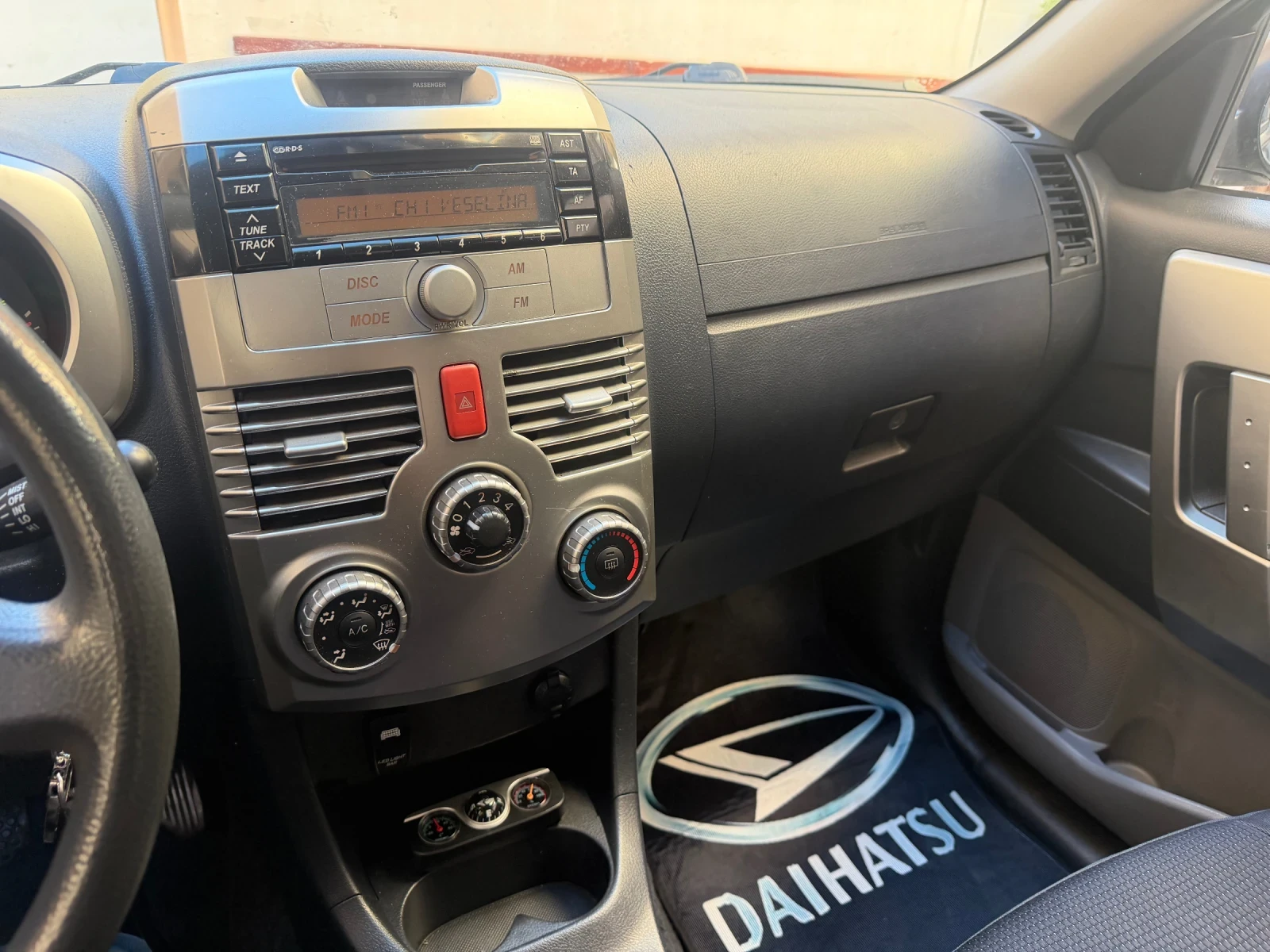 Daihatsu Terios 1.3i 4x4 верига, снимка 11 - Автомобили и джипове - 54739667