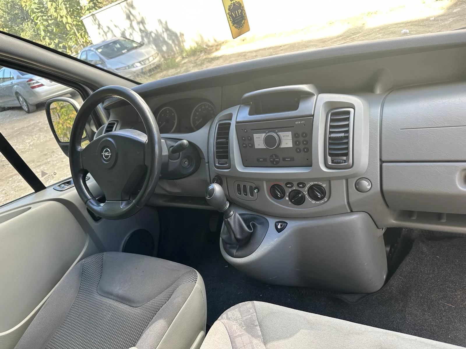 Opel Vivaro 2.5 CDTI-146 кс - изображение 8