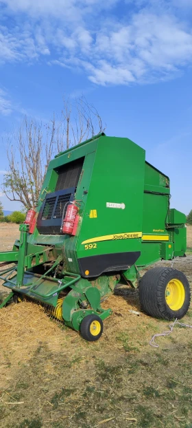      John Deere 592