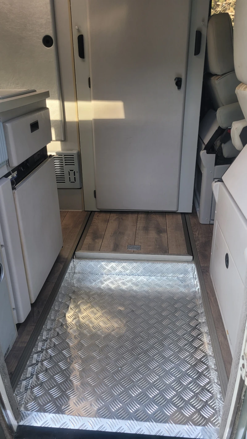 Кемпер VW Т4 Rialta, снимка 14 - Каравани и кемпери - 52361500