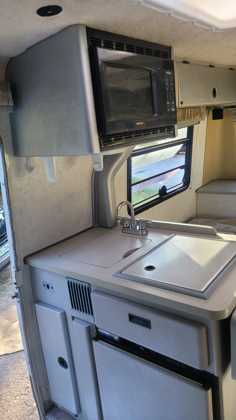 Кемпер VW Т4 Rialta, снимка 9 - Каравани и кемпери - 52361500