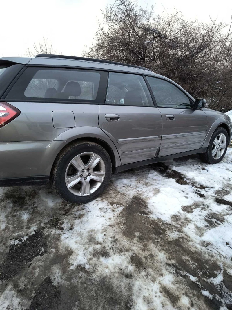 Subaru Outback, снимка 2 - Автомобили и джипове - 48789626