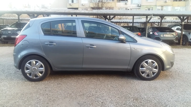 Opel Corsa 1.2i16v-City edition!!!, снимка 4 - Автомобили и джипове - 49328183