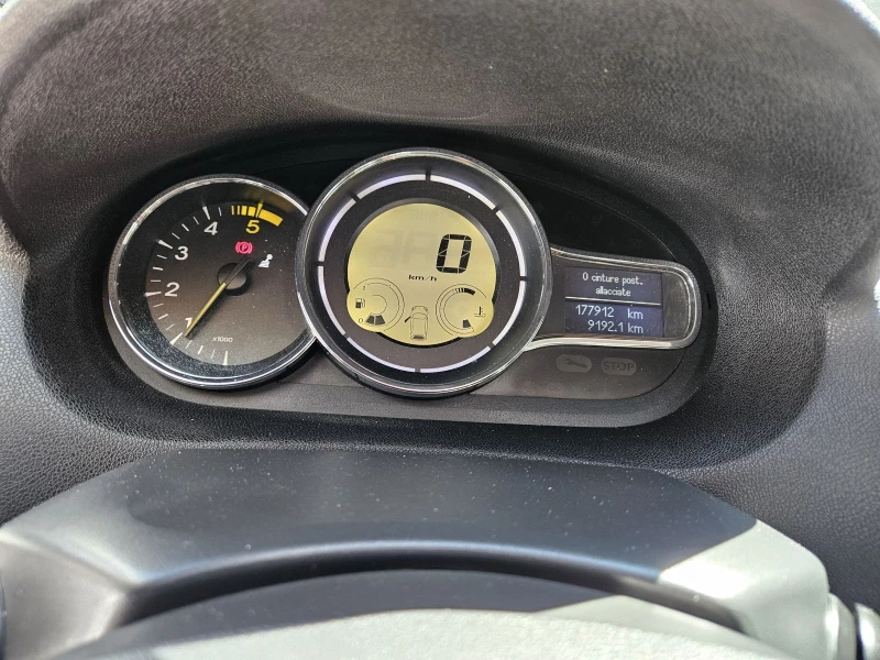 Renault Megane 1.5 dci, снимка 14 - Автомобили и джипове - 51264117