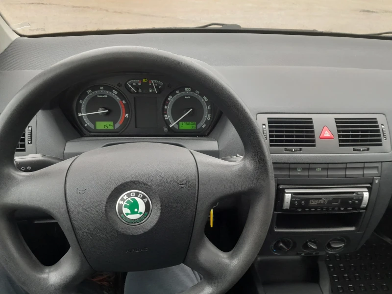 Skoda Fabia 1.2 70 PS, снимка 10 - Автомобили и джипове - 52682899