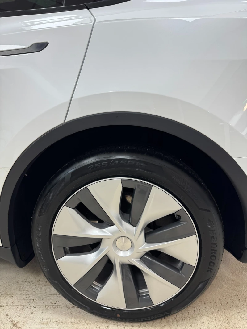 Tesla Model Y Long Range AWD, снимка 11 - Автомобили и джипове - 52744128