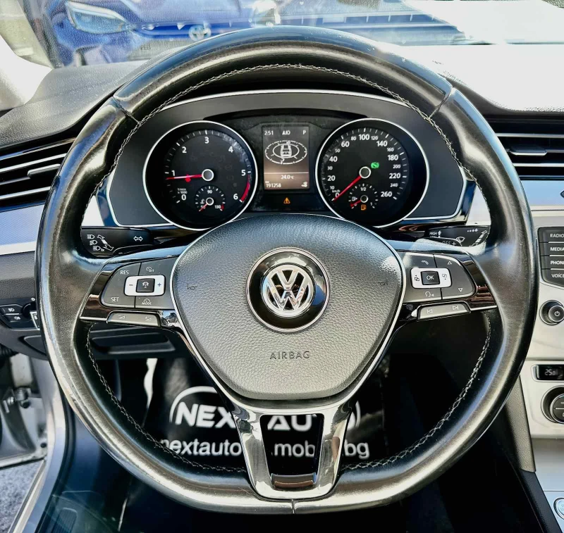 VW Passat 2.0TDI 150HP E6B DSG NAVI DISTRONIC, снимка 11 - Автомобили и джипове - 53189647