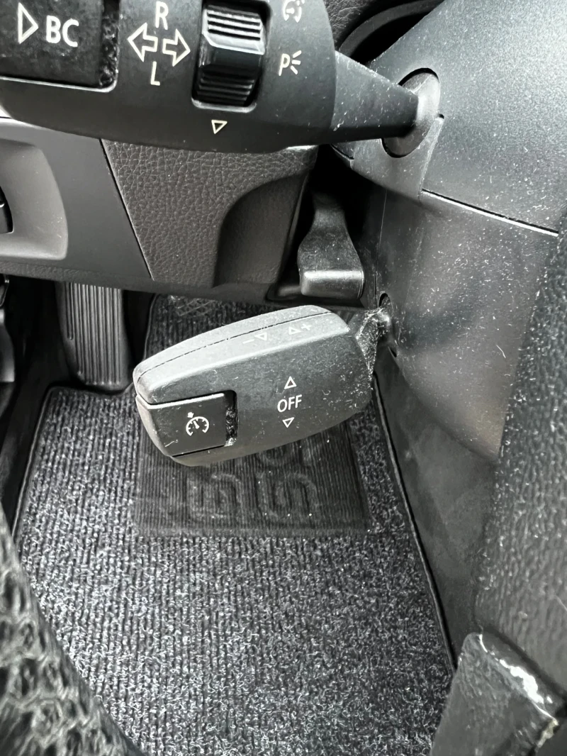 BMW 318 бензин 2009 , снимка 8 - Автомобили и джипове - 53438639