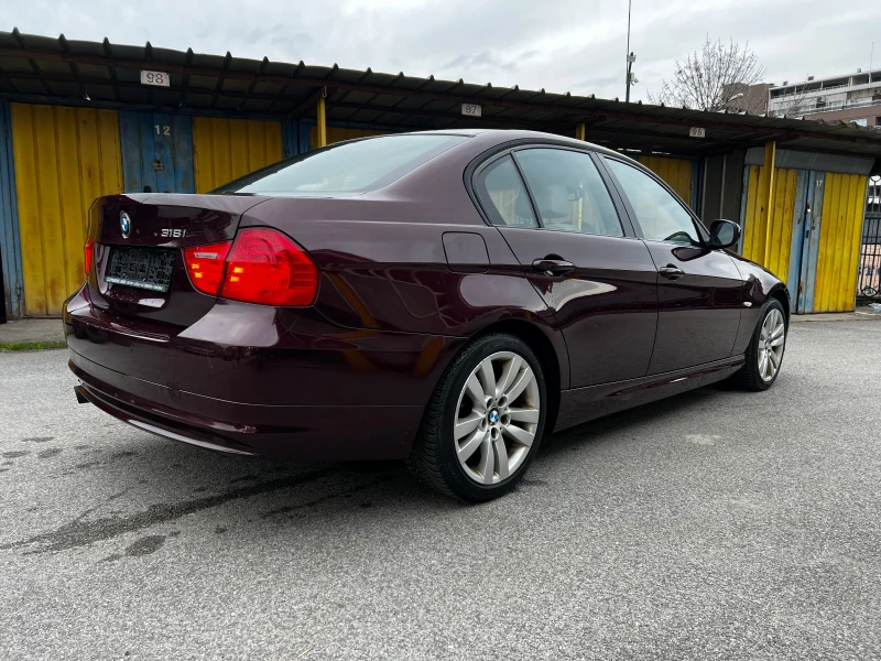 BMW 318 бензин 2009 , снимка 6 - Автомобили и джипове - 53438639