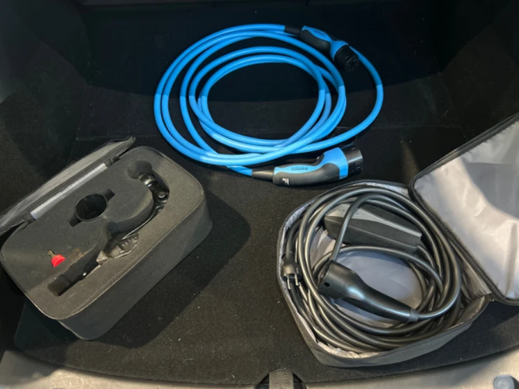 Tesla Model Y Long Range AWD, снимка 12 - Автомобили и джипове - 52744128