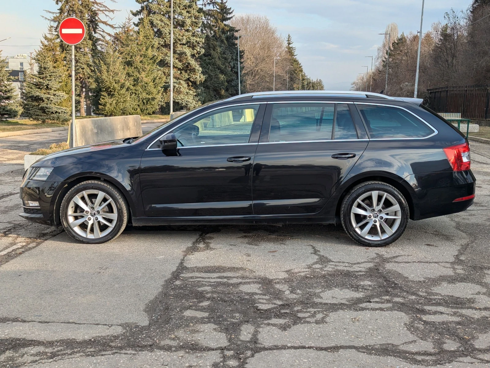 Skoda Octavia 1.6TDI Style / Automatic - изображение 4