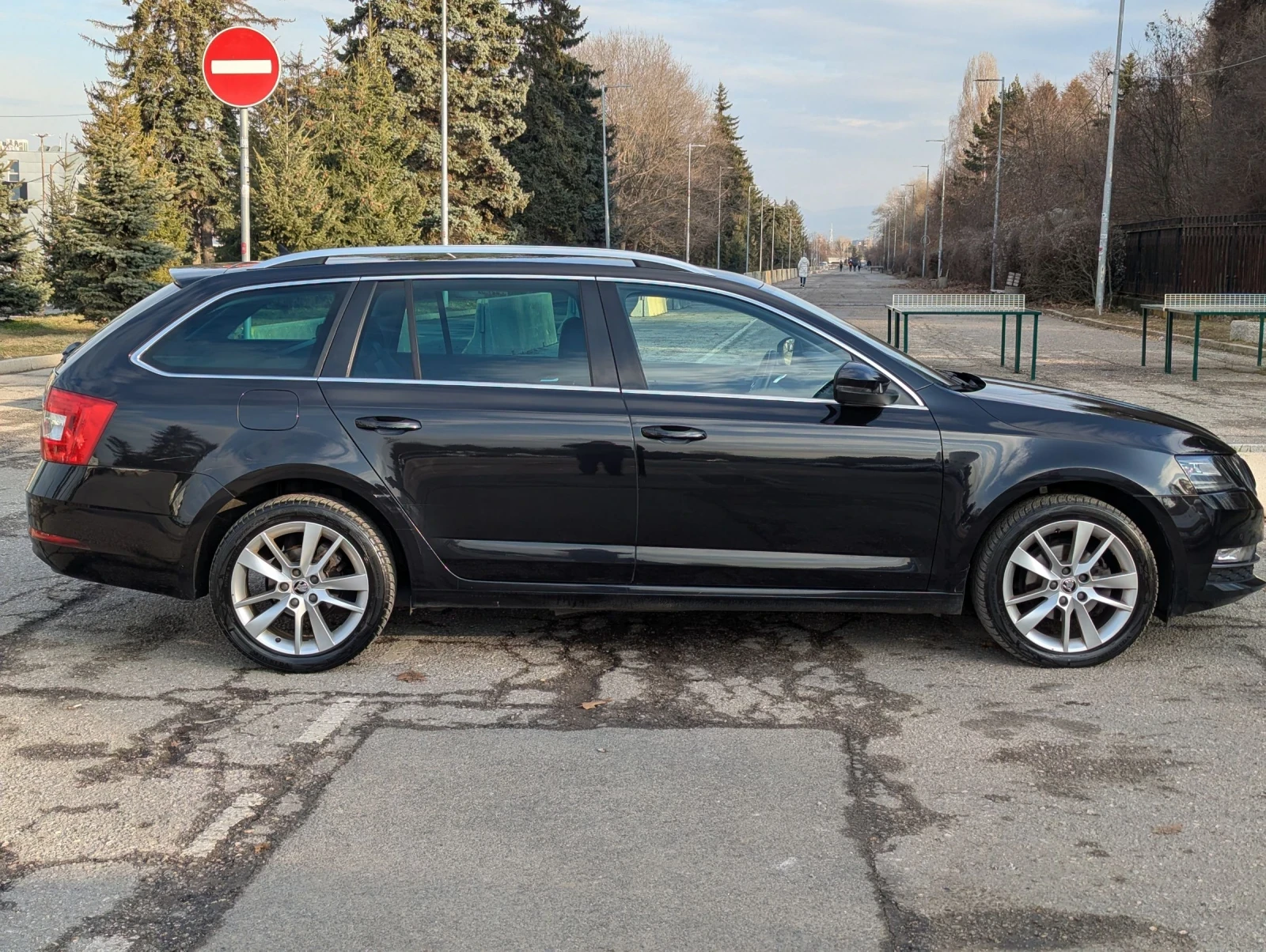 Skoda Octavia 1.6TDI Style / Automatic - изображение 8