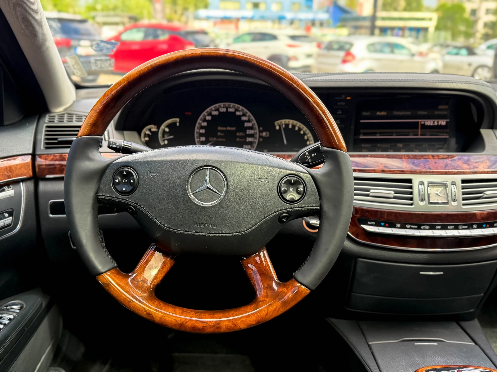 Mercedes-Benz S 550 388HP/PANO/NAVI/КОЖА - изображение 8
