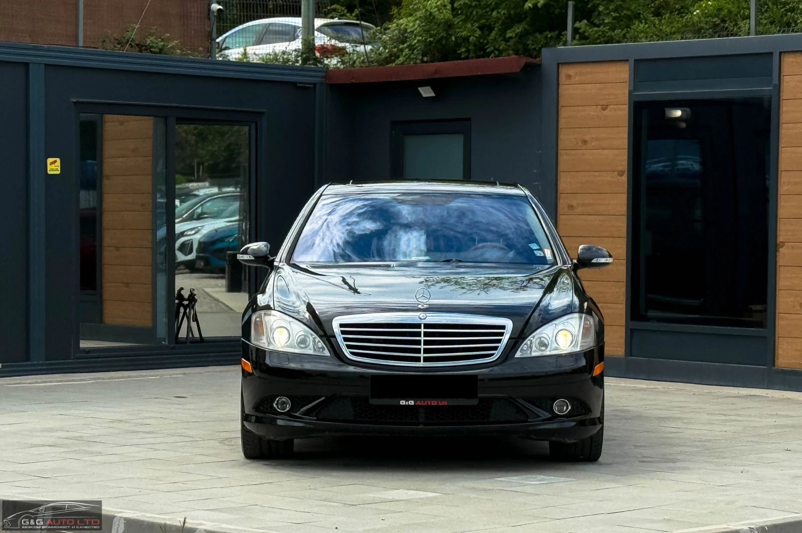 Mercedes-Benz S 550 388HP/PANO/NAVI/КОЖА - изображение 2