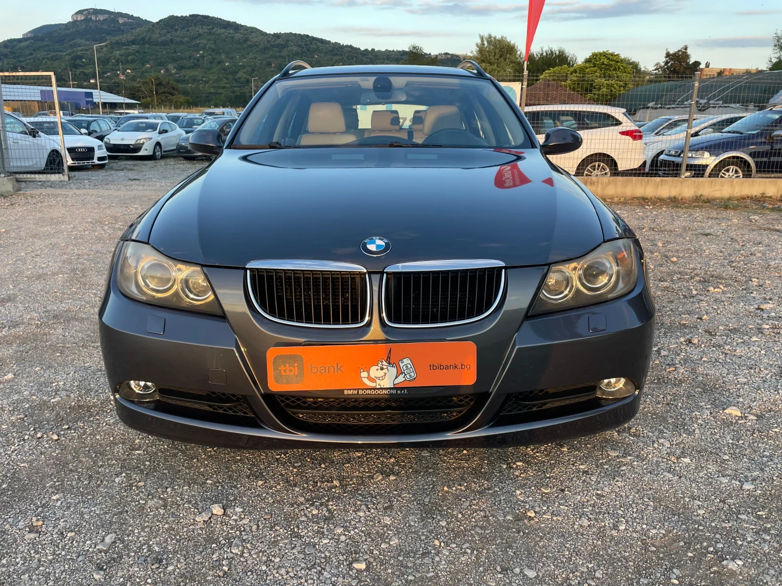 BMW 320 2.0TDI-163-PANO-NAVI-AVTOMAT-ITALIA - изображение 2