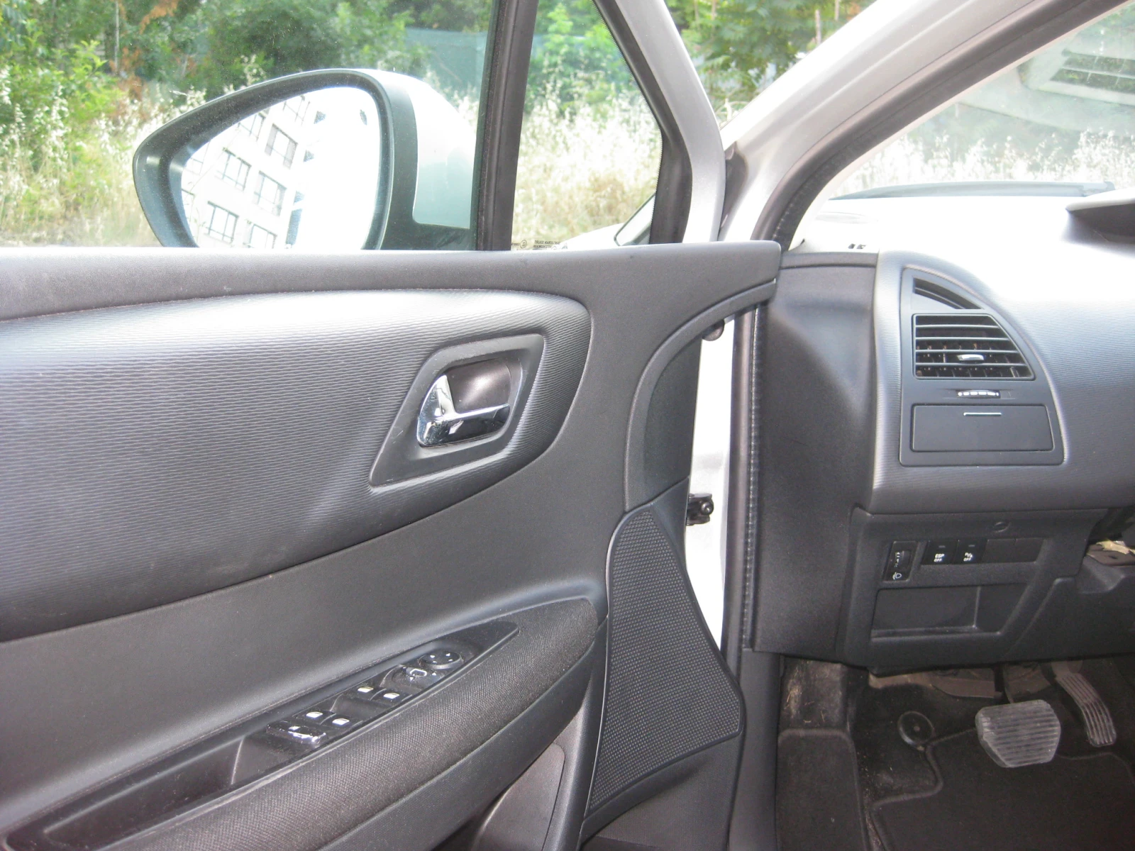 Citroen C4 1.6i  Berline  VTR   - изображение 10