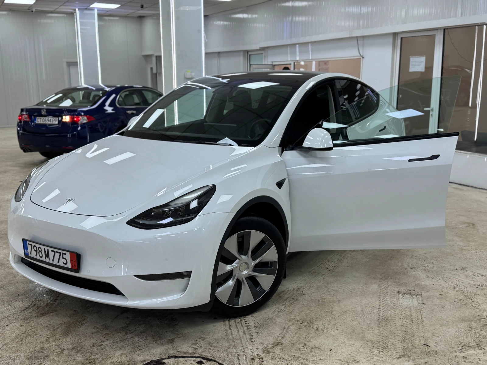 Tesla Model Y Long Range AWD | Mobile.bg   1