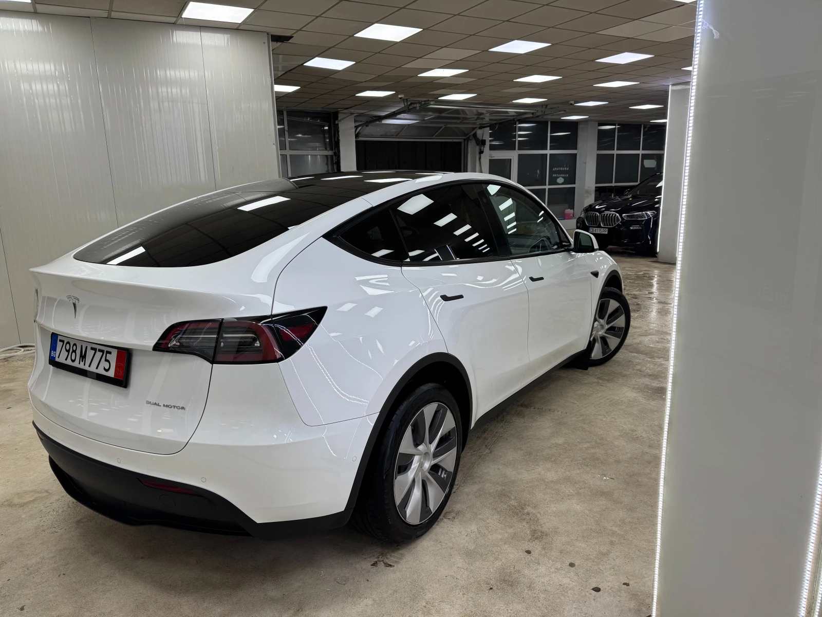 Tesla Model Y Long Range - изображение 5