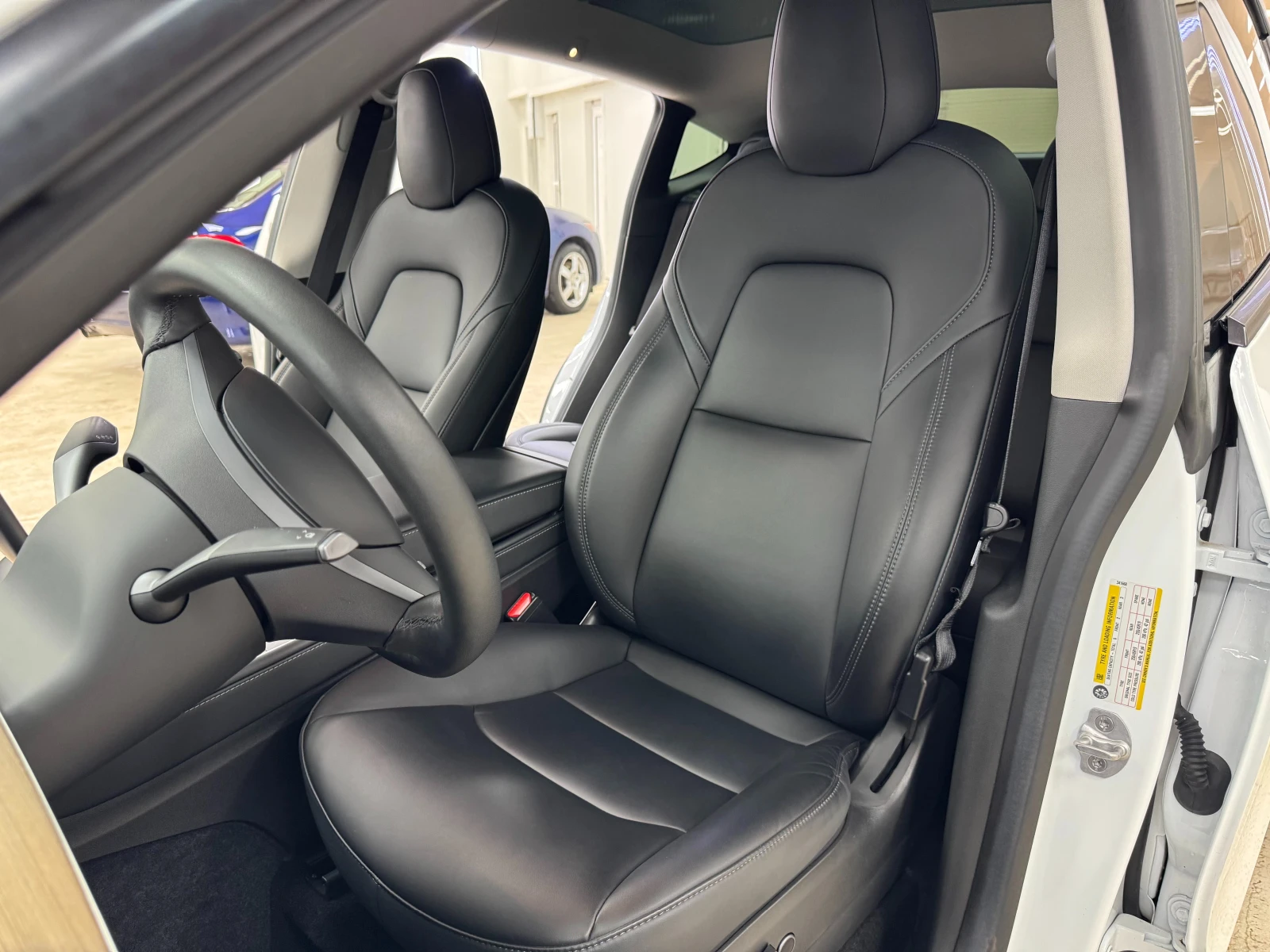 Tesla Model Y Long Range - изображение 9