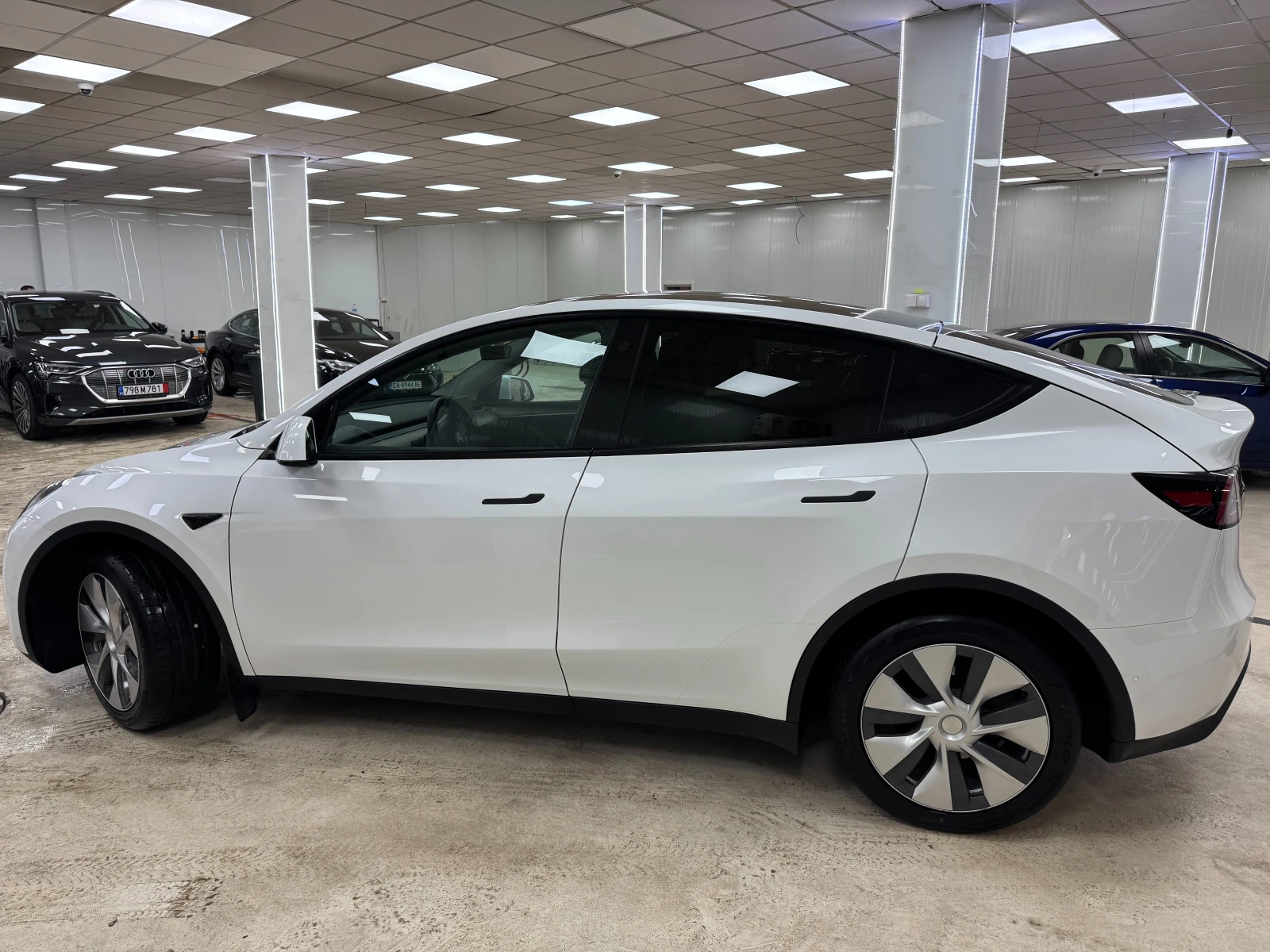 Tesla Model Y Long Range - изображение 6