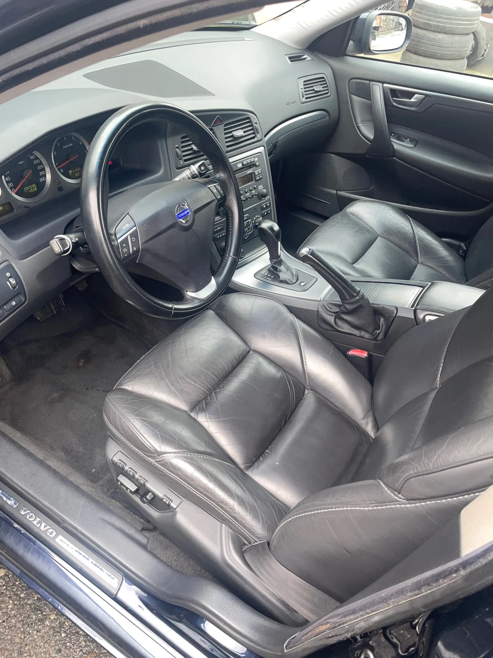 Volvo S60 2.5T AWD - изображение 8