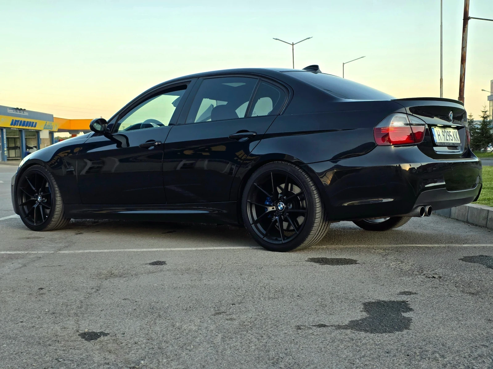 BMW 330, снимка 12 - Автомобили и джипове - 53716200