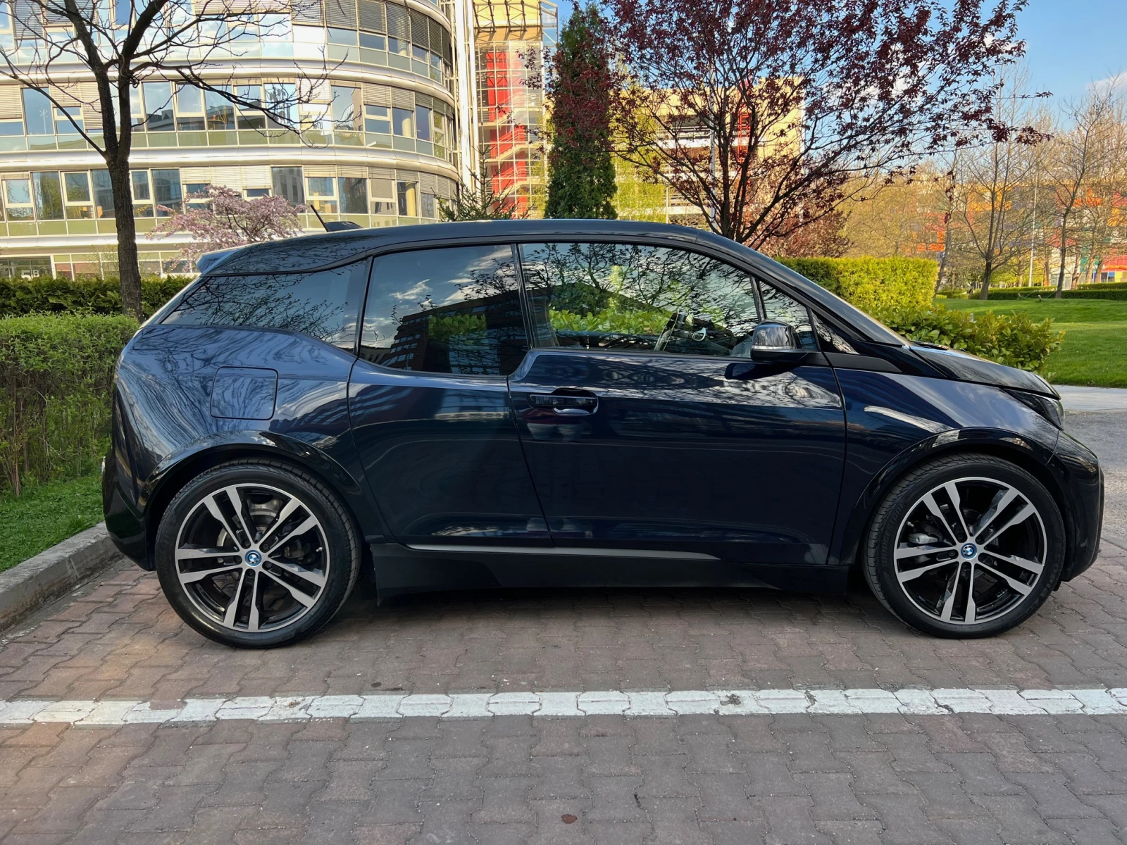 BMW i3 S 120Ah Advanced, Navi, LED, Harman, Camera, снимка 2 - Автомобили и джипове - 53774921