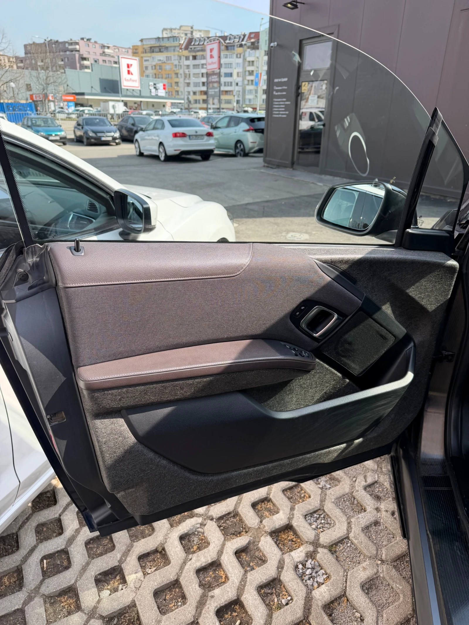 BMW i3 S 120Ah Advanced, Navi, LED, Harman, Camera, снимка 9 - Автомобили и джипове - 53774921