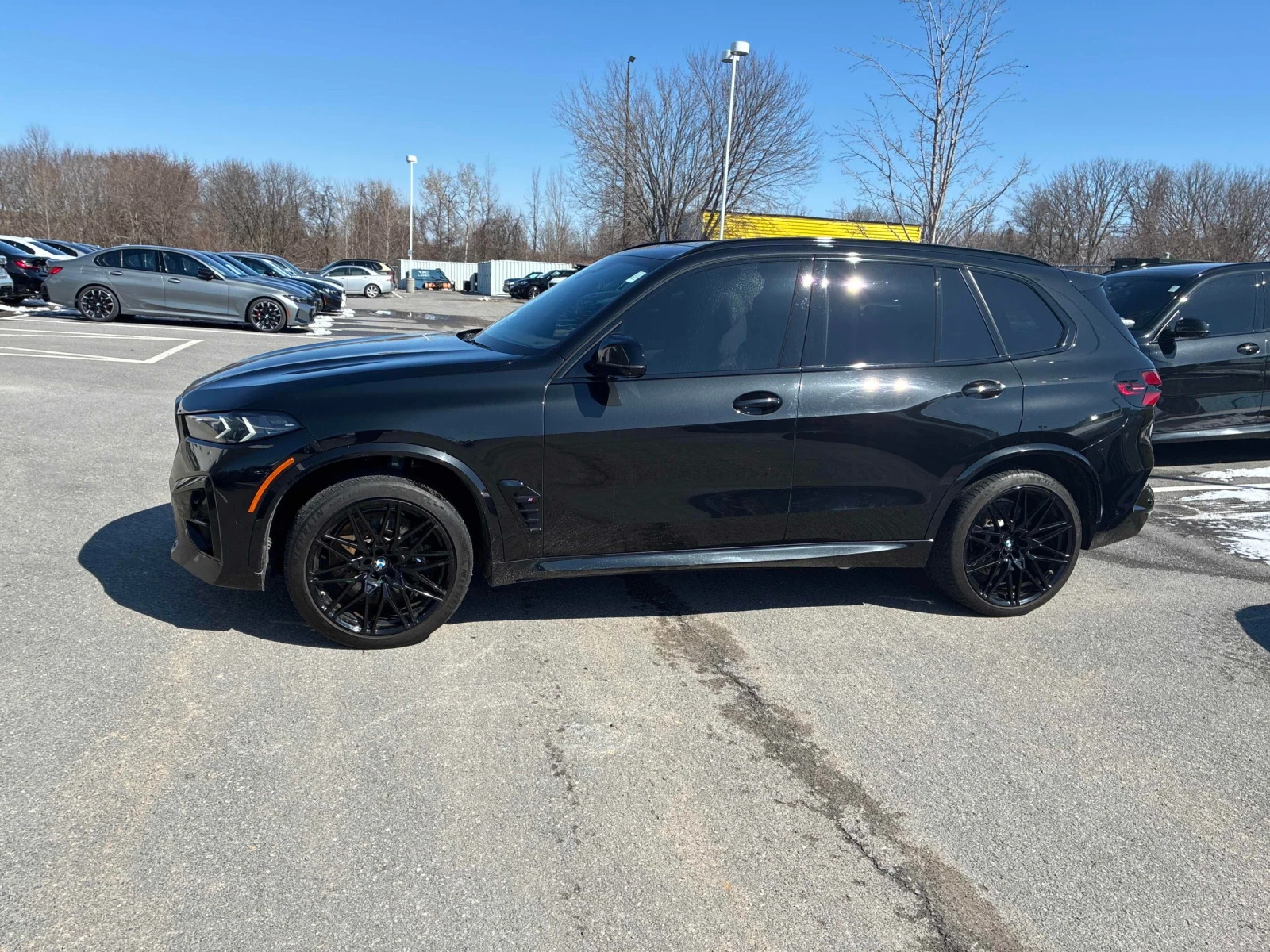 BMW X5M COMP* МАСАЖ* ОБДУХВАНЕ* HARMAN/KARDON* SOFTCLOSE, снимка 3 - Автомобили и джипове - 54184695
