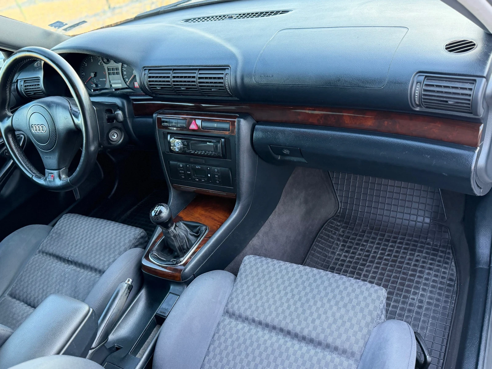 Audi A4 1.9 TDI / 110 К.С, снимка 9 - Автомобили и джипове - 54663655