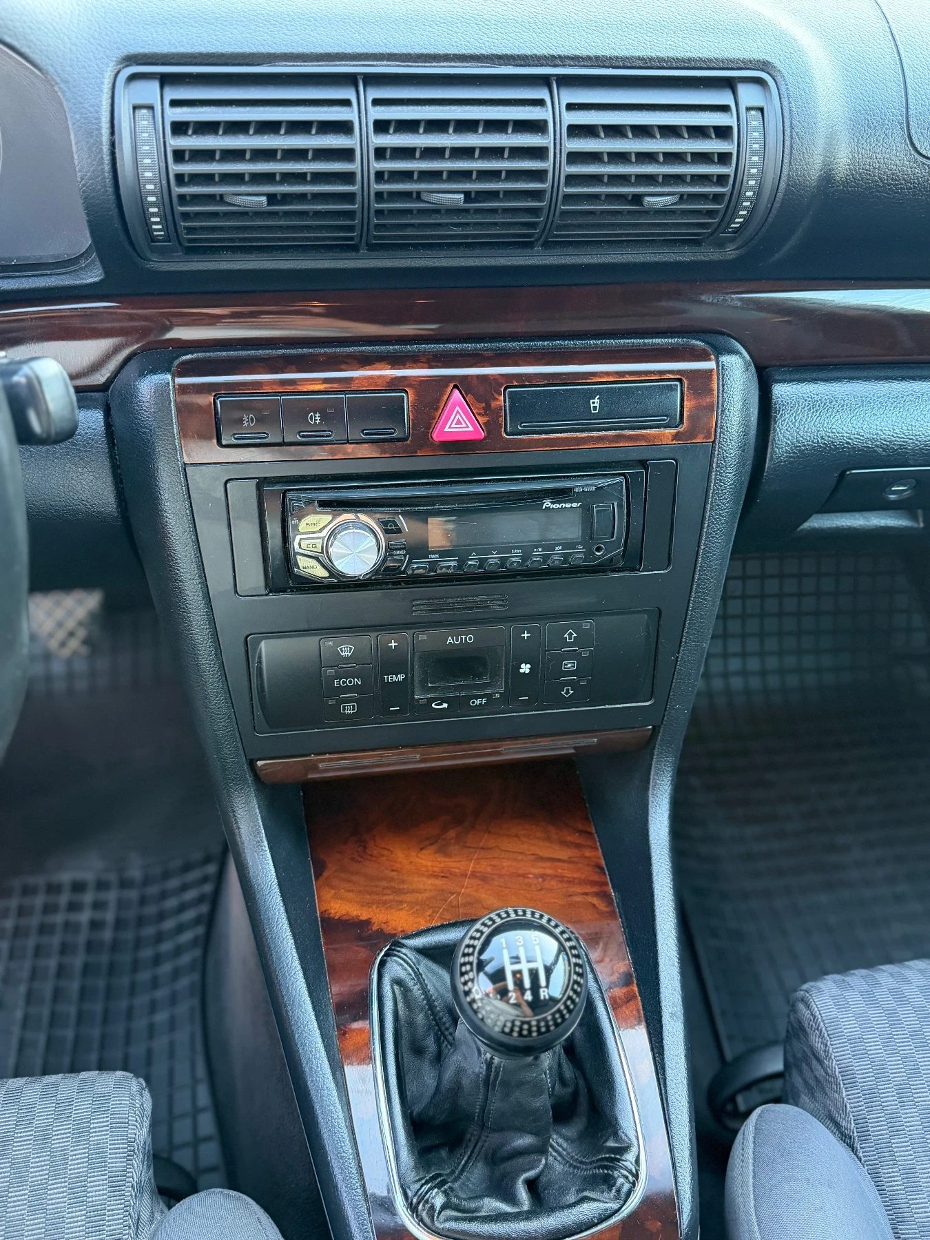 Audi A4 1.9 TDI / 110 К.С, снимка 7 - Автомобили и джипове - 54663655