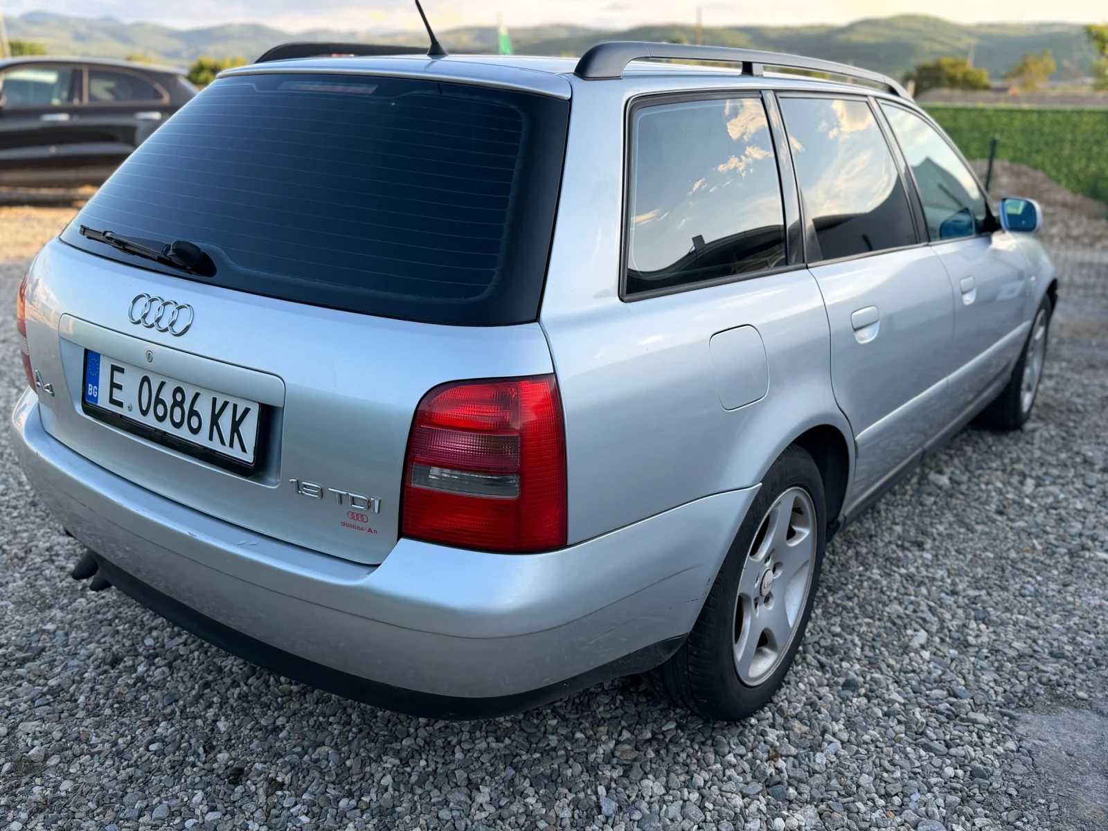 Audi A4 1.9 TDI / 110 К.С, снимка 5 - Автомобили и джипове - 54663655