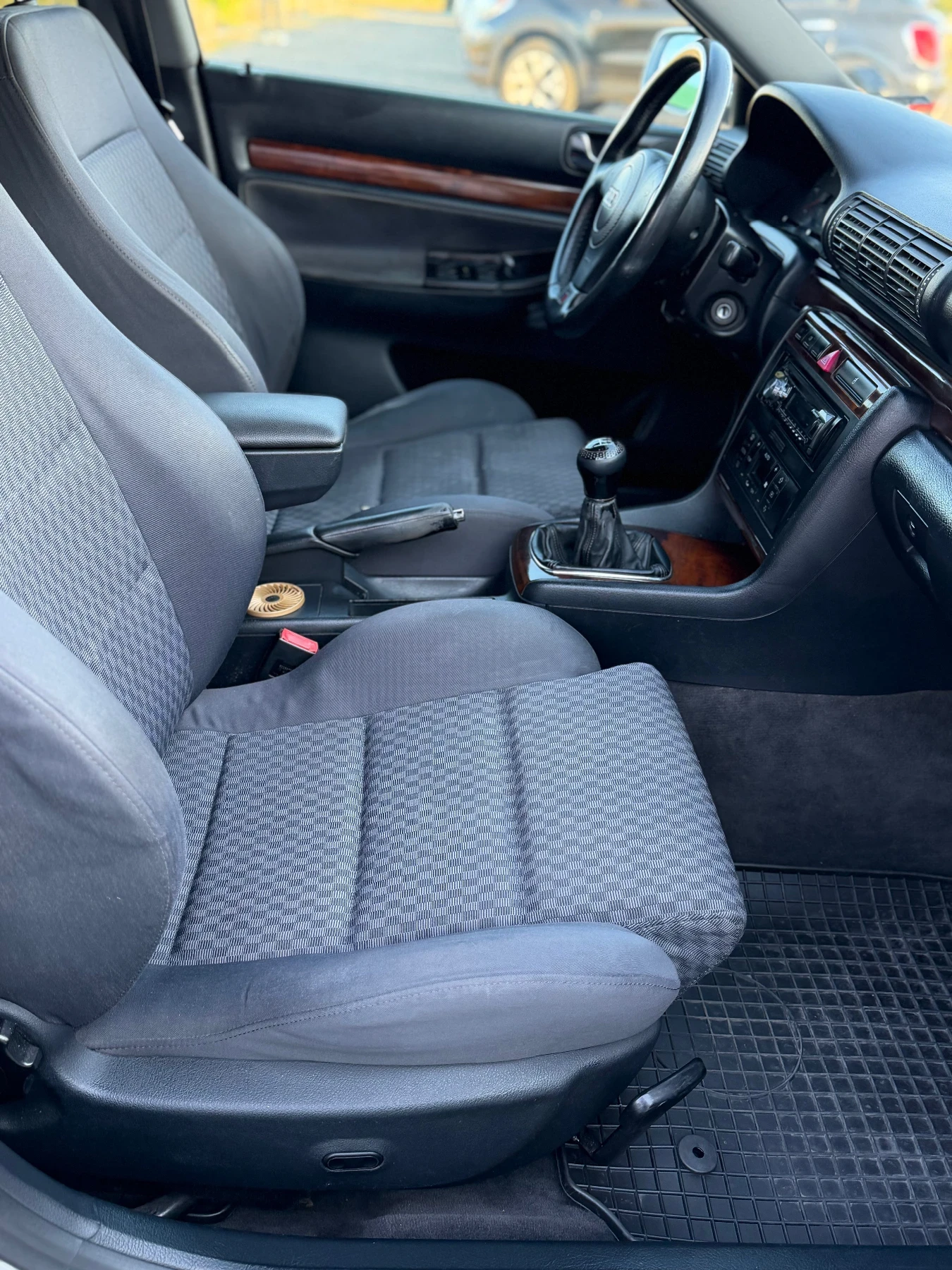 Audi A4 1.9 TDI / 110 К.С, снимка 10 - Автомобили и джипове - 54663655