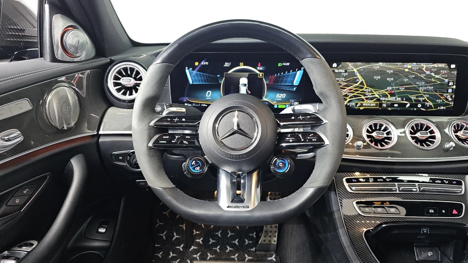 Mercedes-Benz E 53 AMG 4MATIC+ BURMASTER* ОБДУХВ.* LANE ASS* ПАНО* 360* H, снимка 12 - Автомобили и джипове - 54783091
